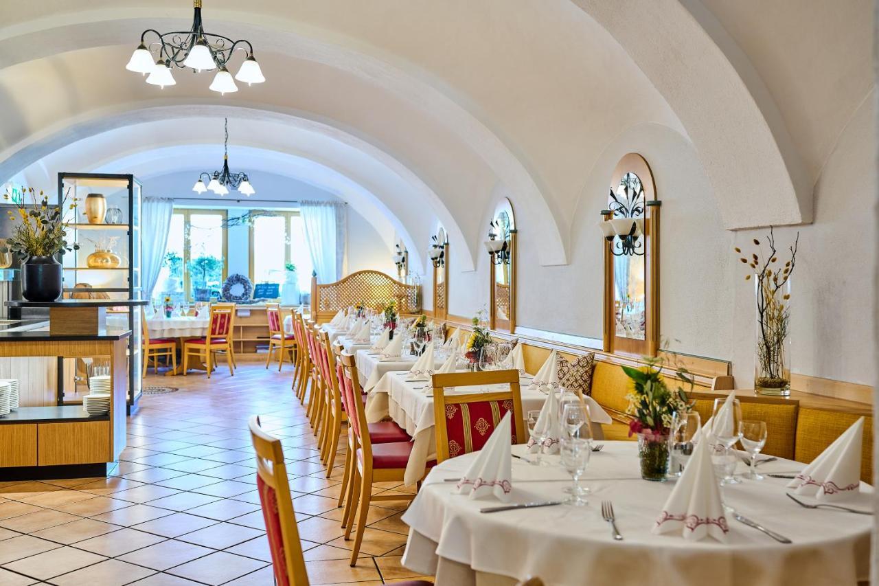 Restaurant Zum Goldenen Anker Mit Hallenbad & Wellnessbereich Hotel 3*